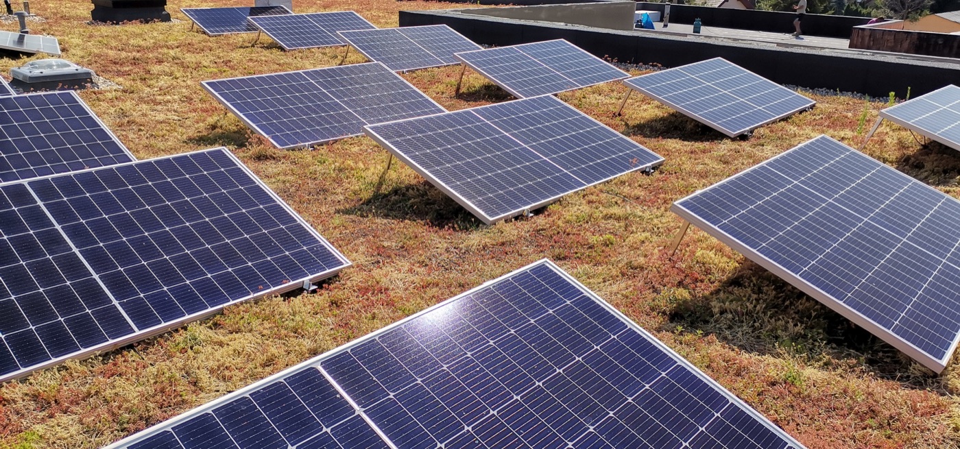 Realizácia SOLARDOM — Košice · FV na zelenej streche