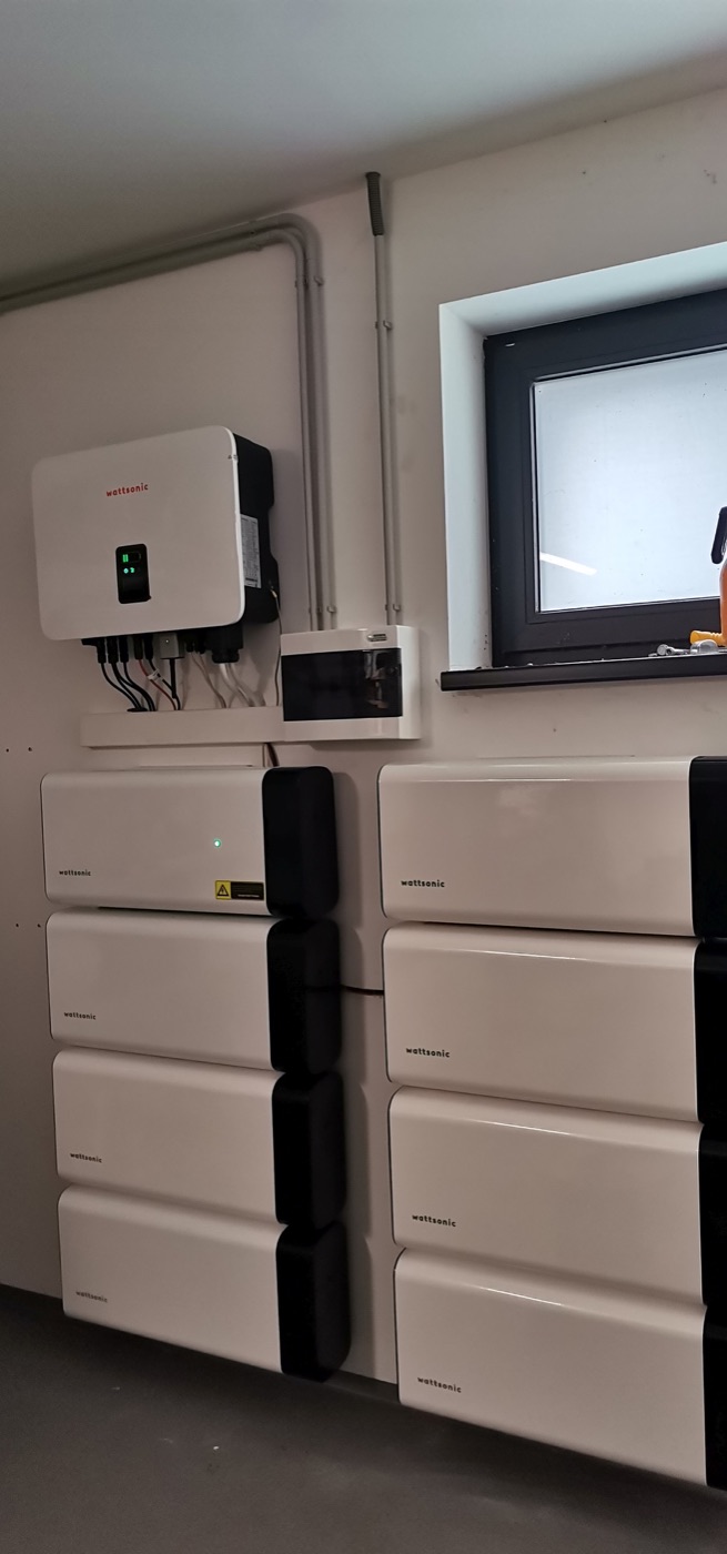 Realizácia SOLARDOM — Čakany · Wattsonic 10 kW + 26,88 kWh batéria